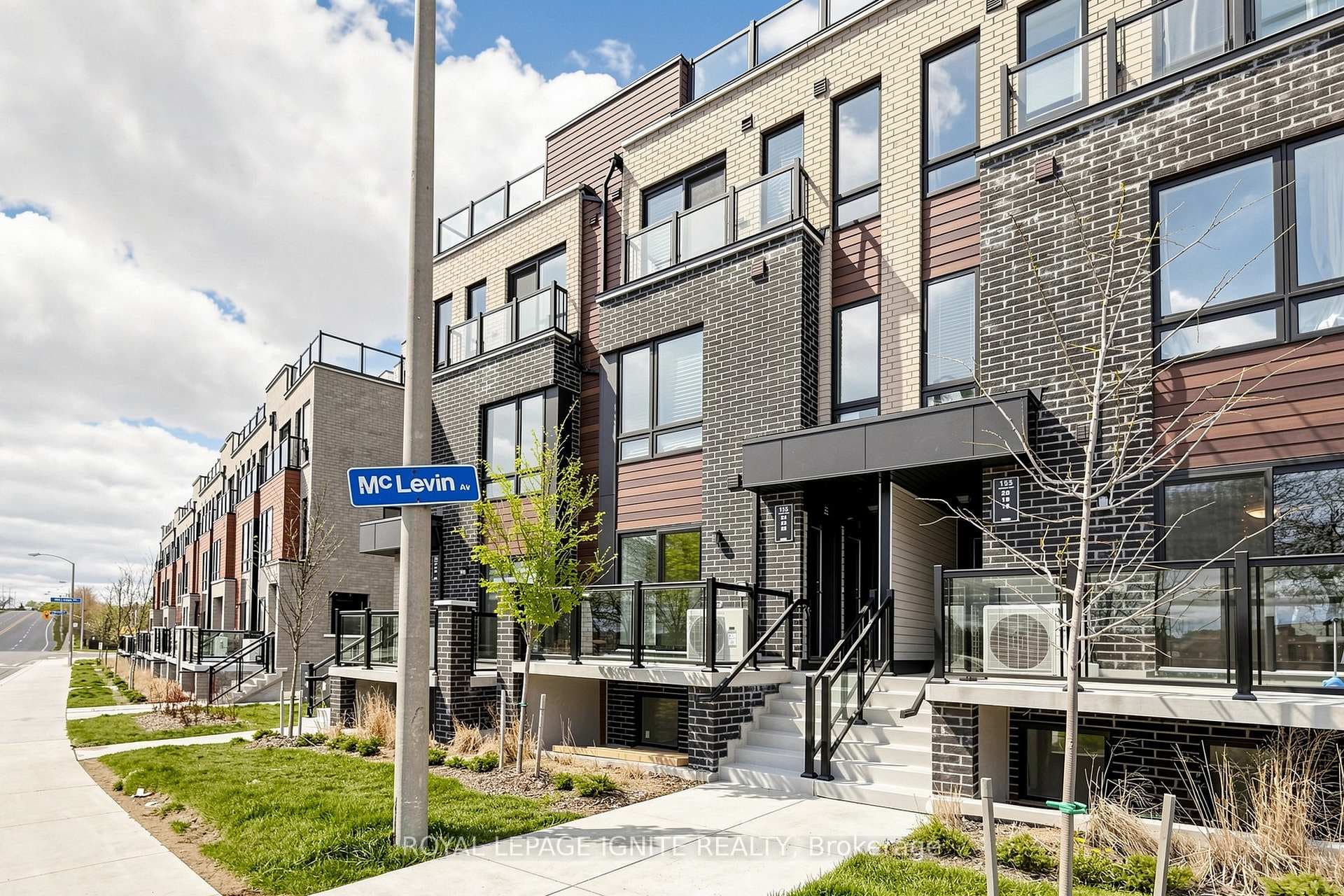 155 Tapscott Road Unit 22 photo 3