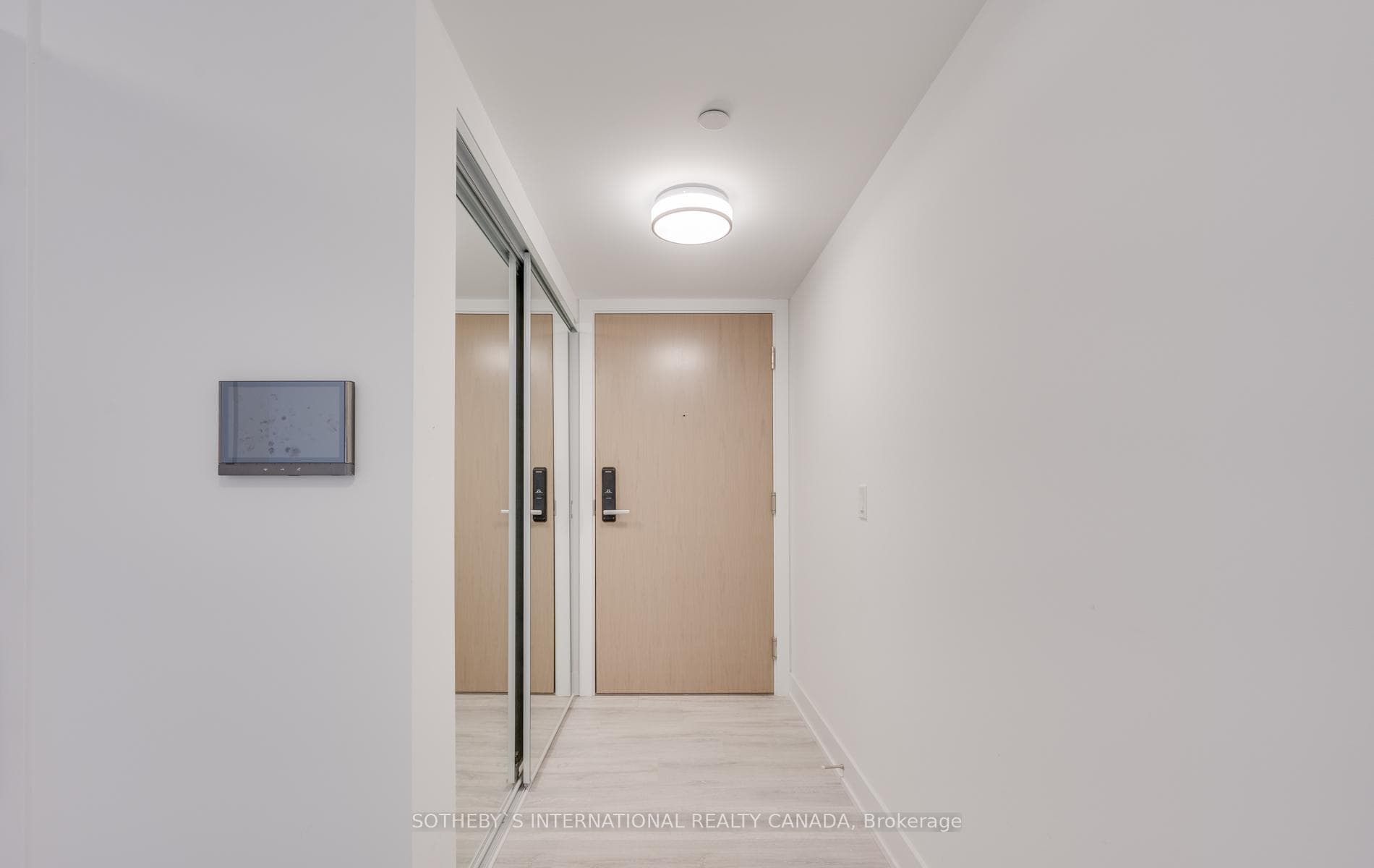 585 Bloor Street Unit 1323 photo 6