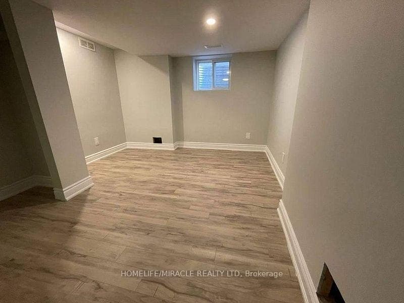 76 Jack Rabbit Crescent photo 7