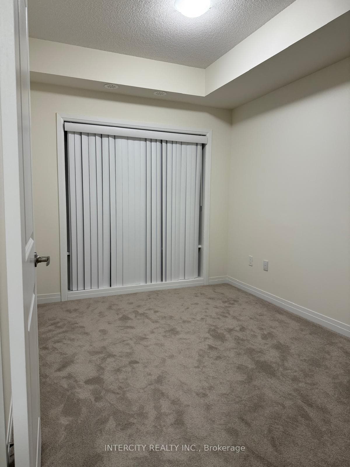 245 Mclevin Avenue Unit 22 photo 4
