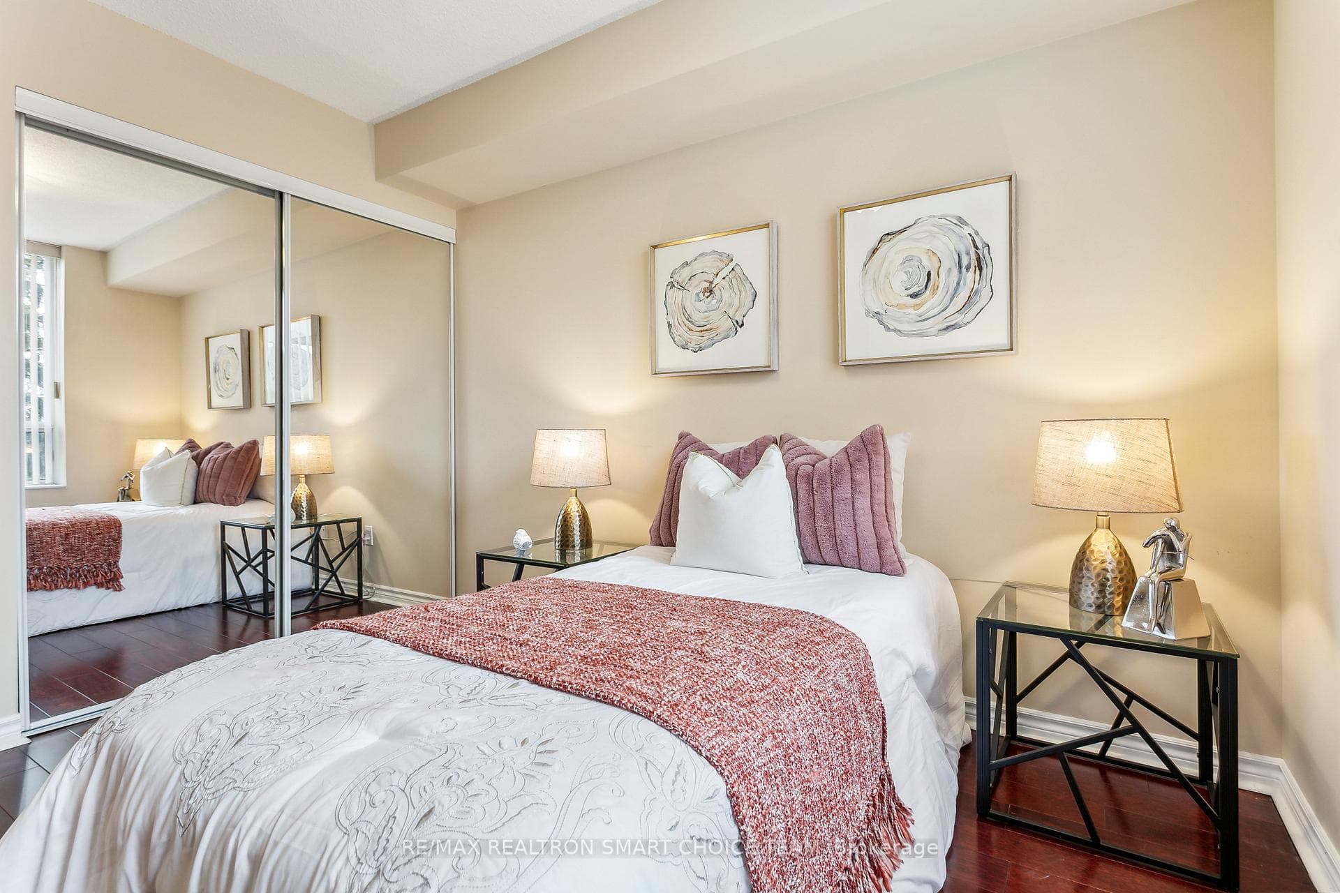 18 Sommerset Way Unit 302 photo 25