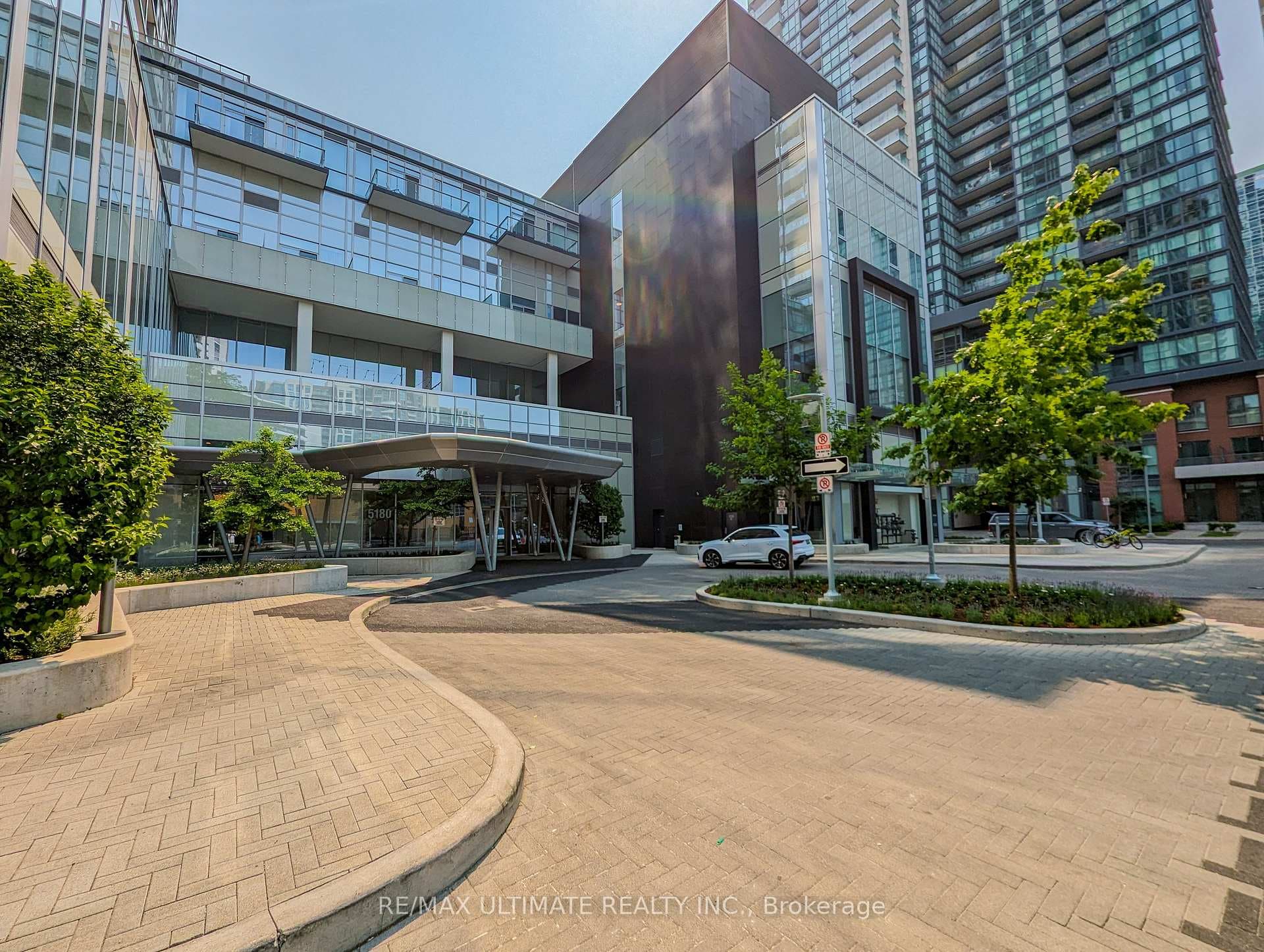 5180 Yonge Street Unit 1412 photo 1