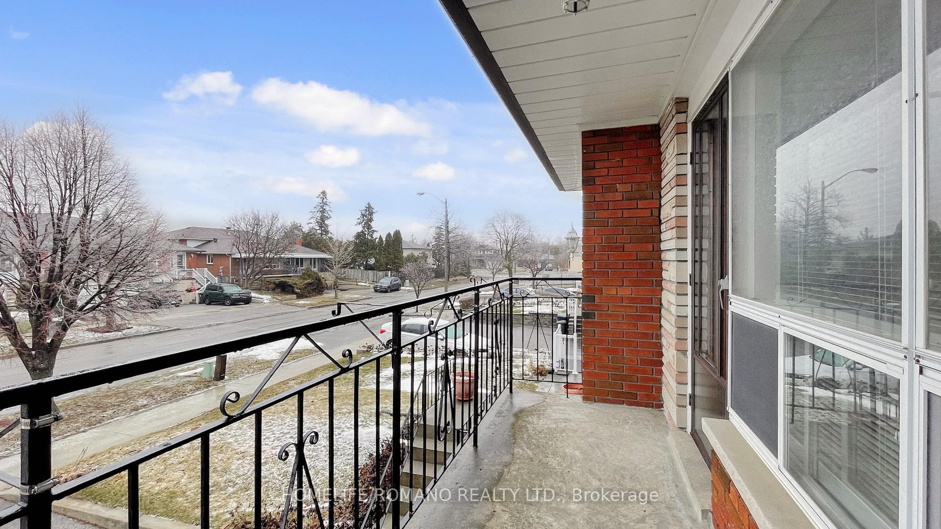 43 Warfield Drive photo 4