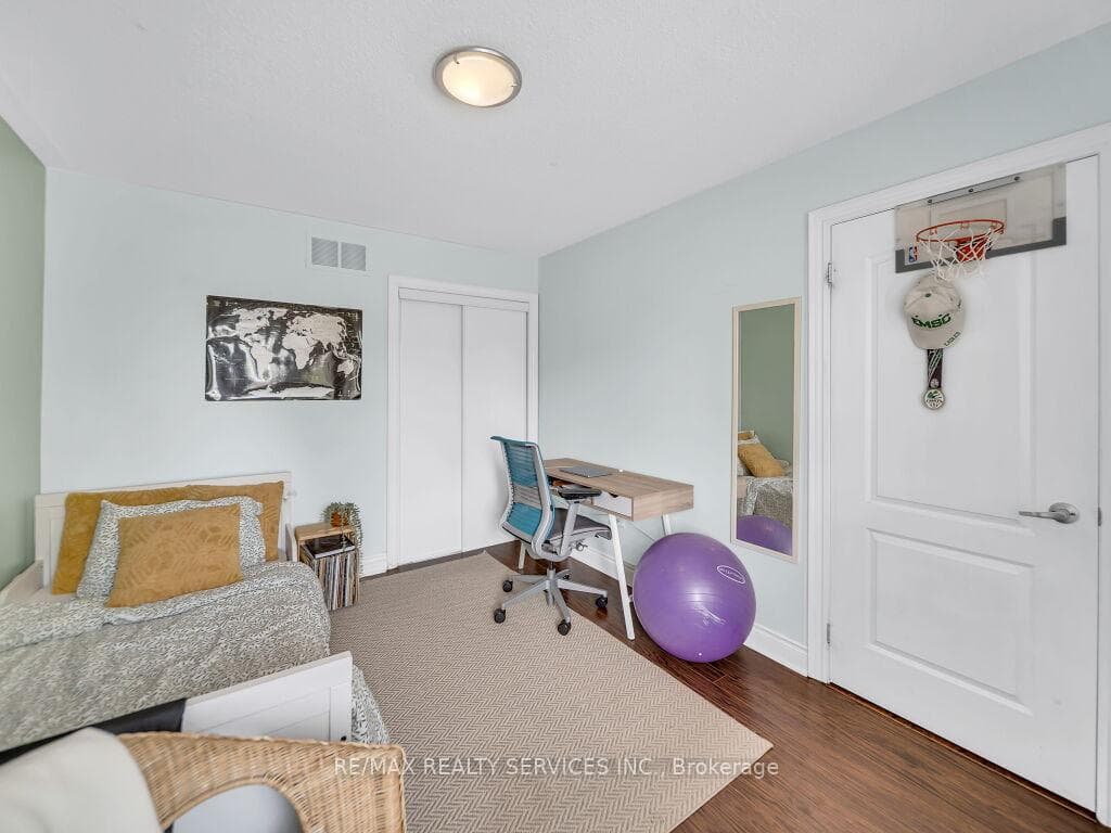 122 Dells Crescent photo 24