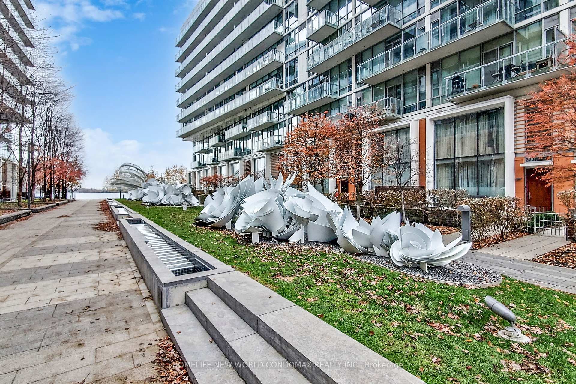 15 Queens Quay Unit 1201 photo 2