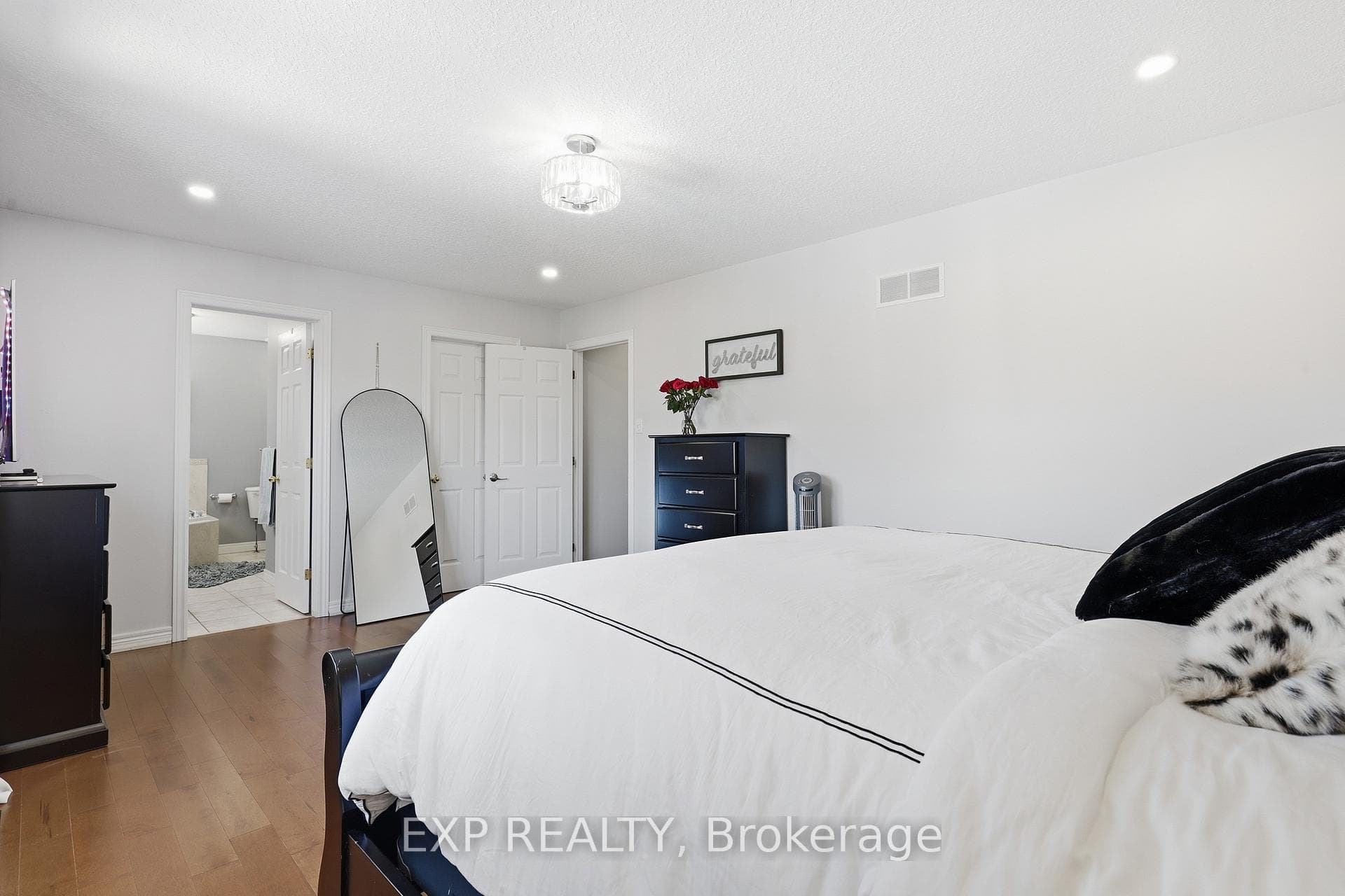 194 Southbrook Drive photo 21