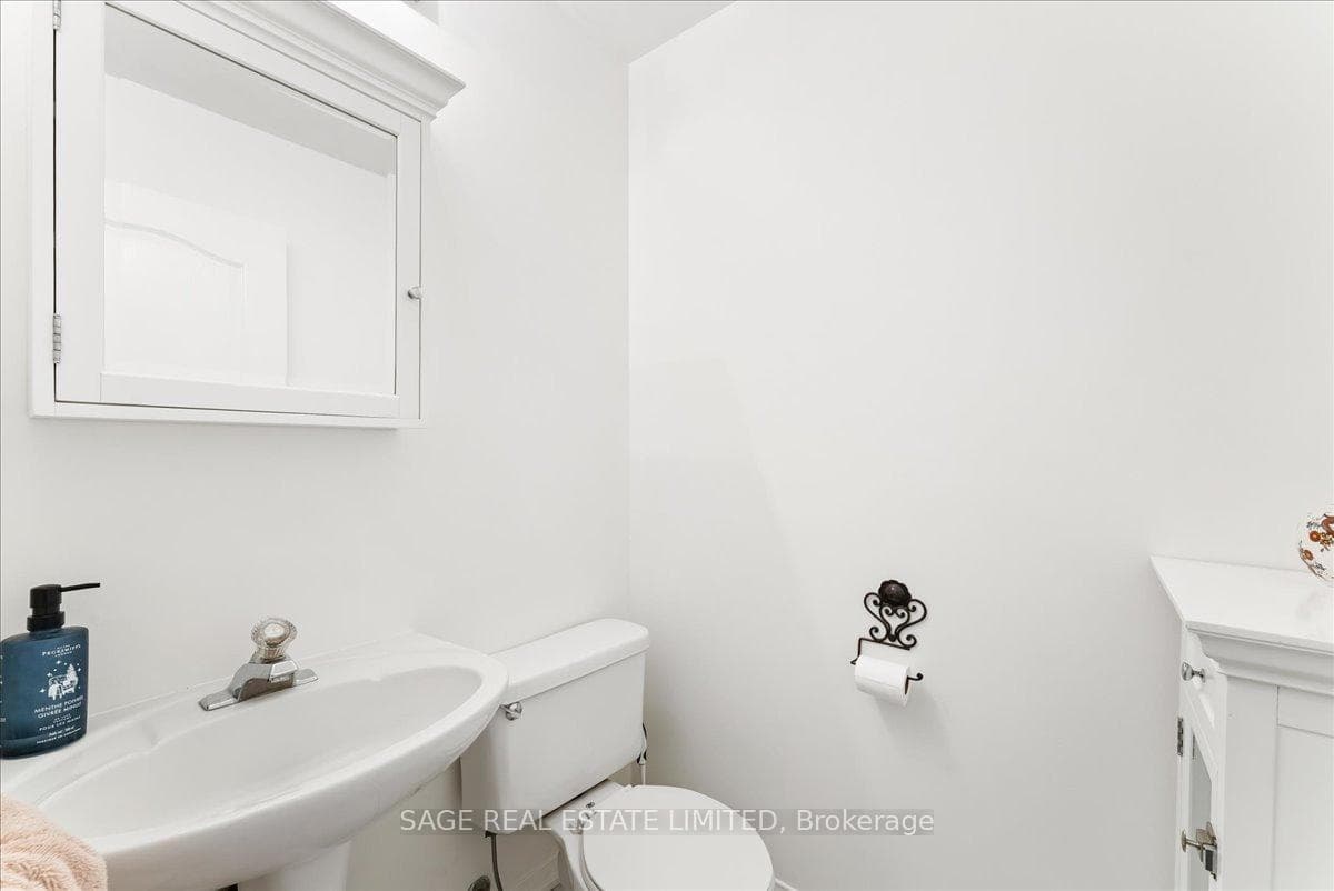 34 Mcsweeney Crescent photo 19