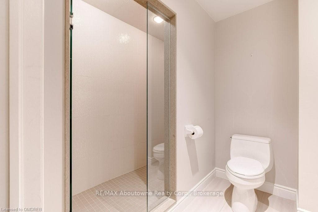 1477 LAKESHORE Road Unit 605 photo 14