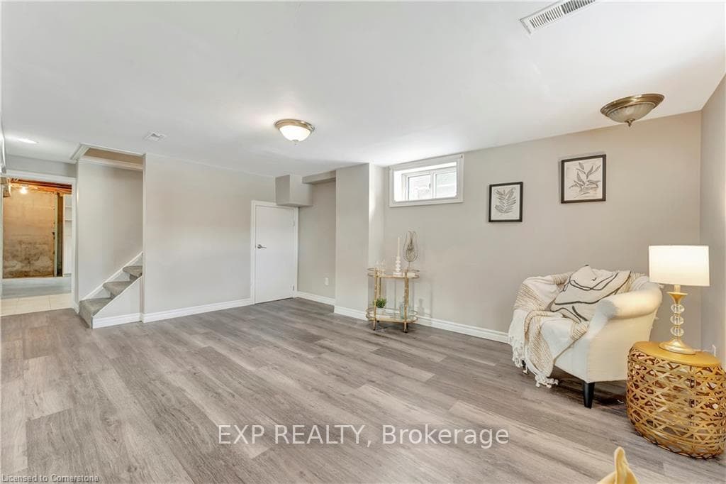 10 Rosewood Avenue photo 25