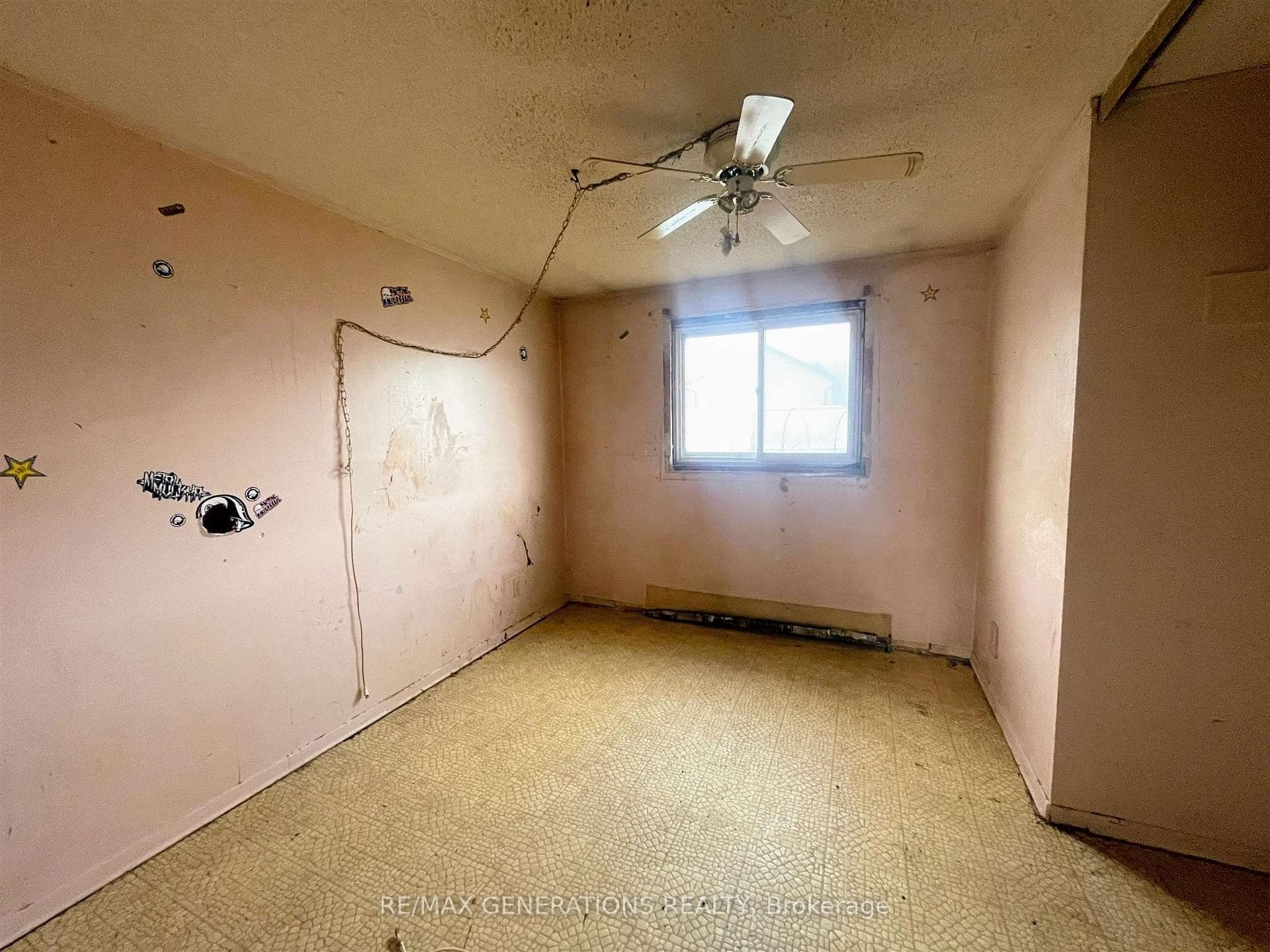 16 Robin Avenue photo 17