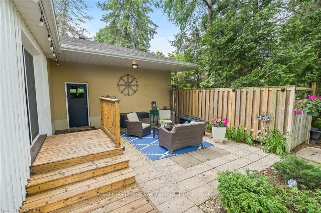 3 YORK Lane photo 22