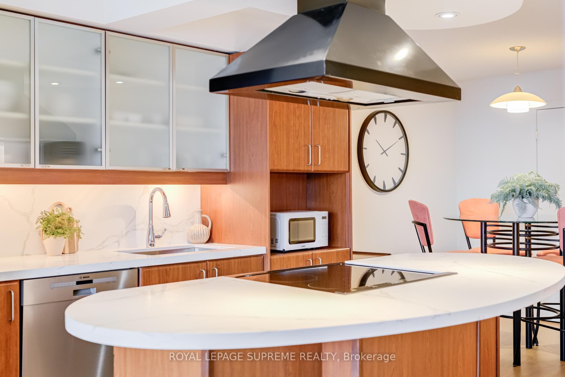 550 Queens Quay Unit 512 photo 13