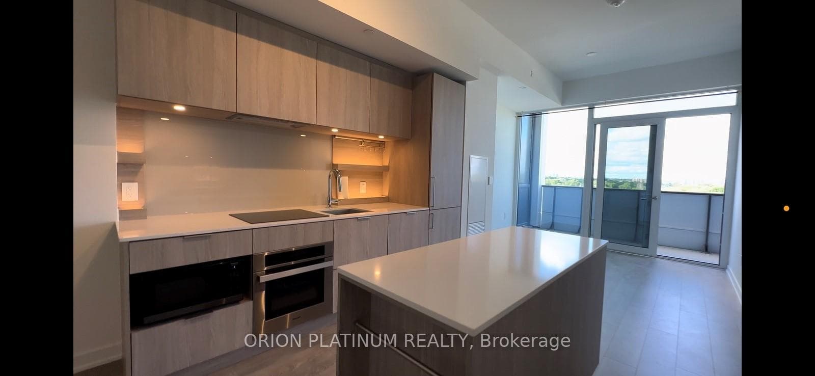 28 Ann Street Unit 823 photo 5