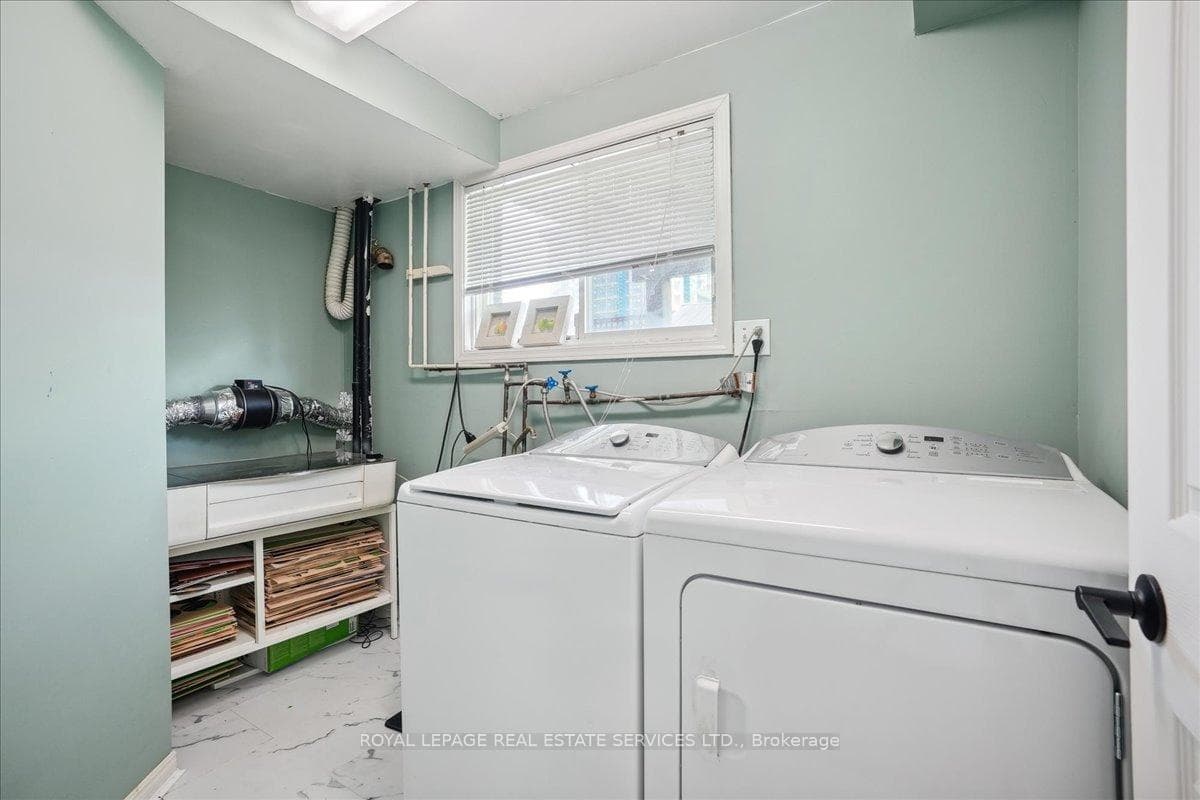 25 Thornlodge Drive photo 28