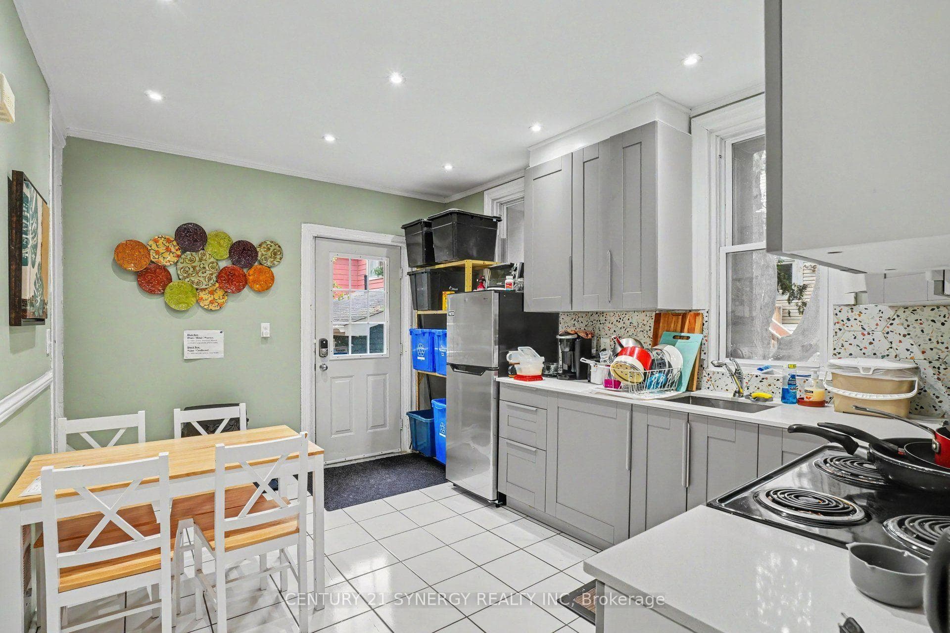 95 Templeton Street photo 17