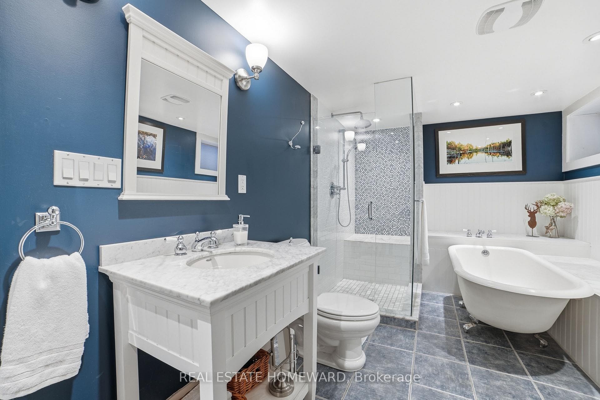 101 Bertmount Avenue photo 25