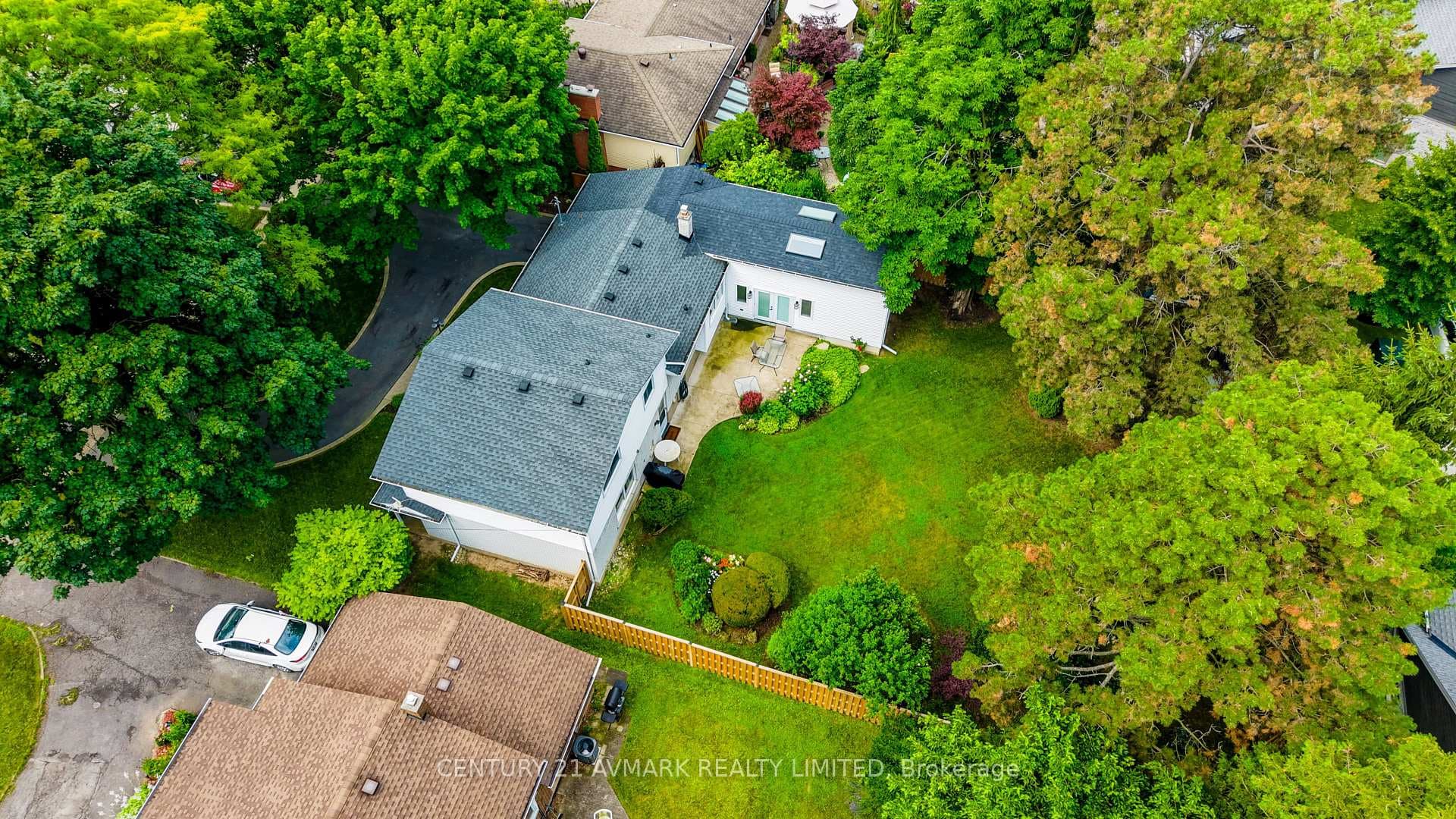163 Lakeshore Road photo 42