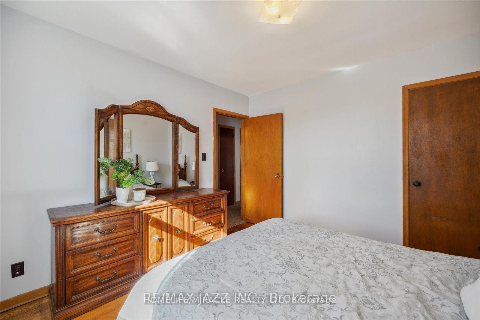757 Phillip Murray Avenue photo 2