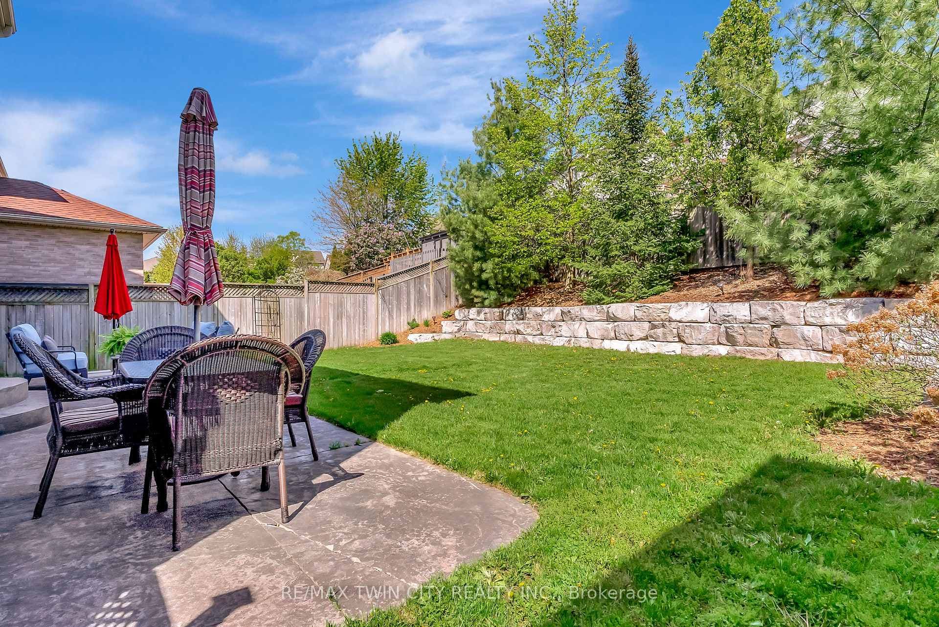 249 Ridgemere Court photo 35
