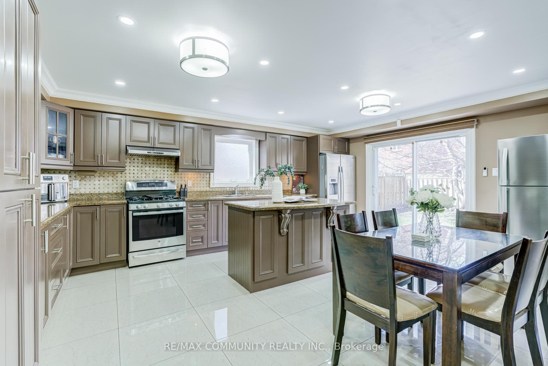 24 Marydale Avenue photo 12