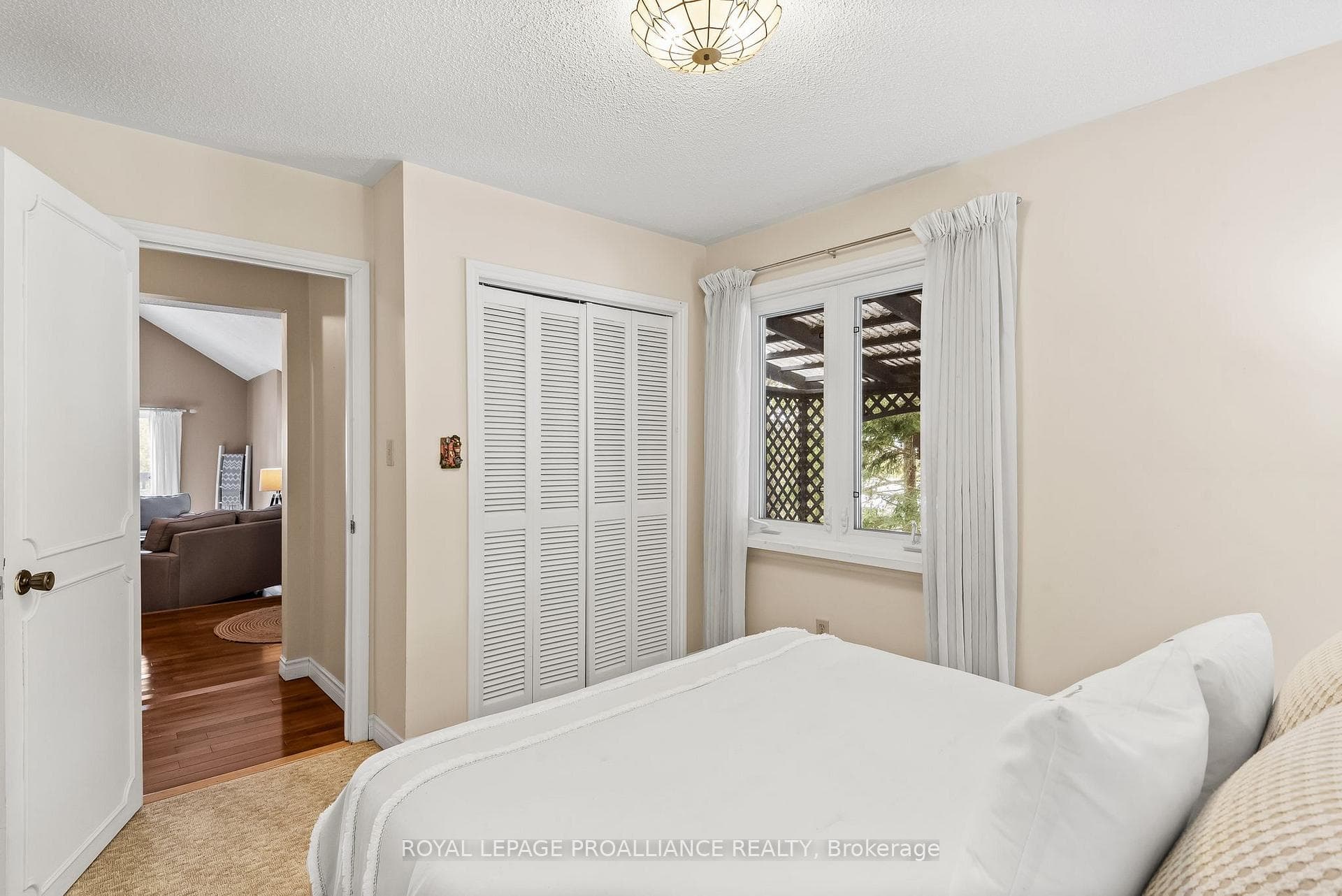 2 Lakeview Heights photo 24