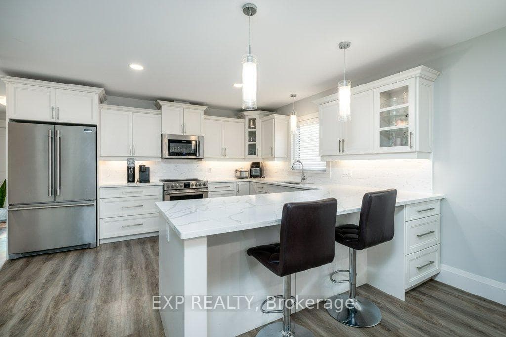 9 Cardinal Court photo 14