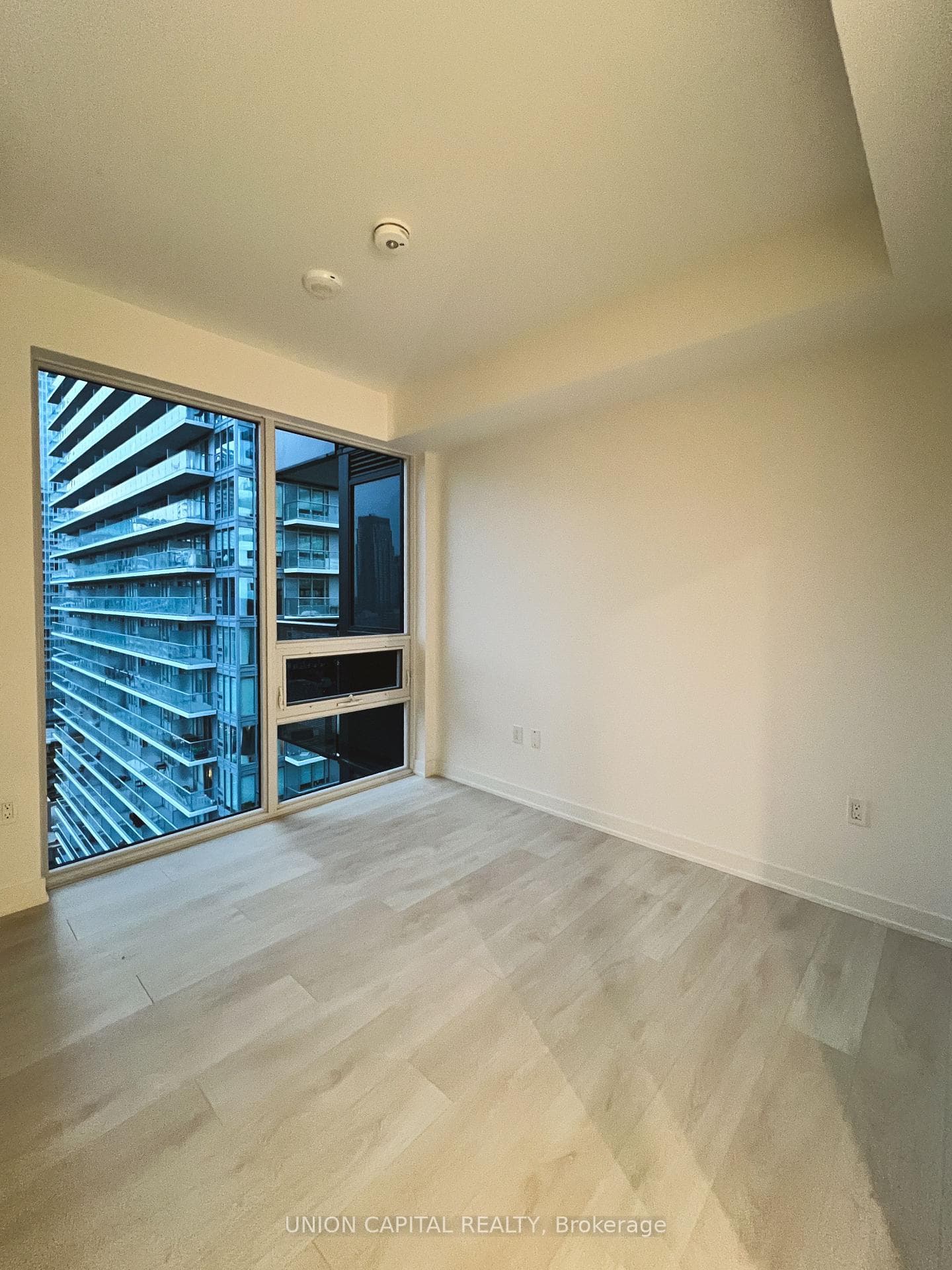 127 Broadway Avenue Unit 2102 photo 7