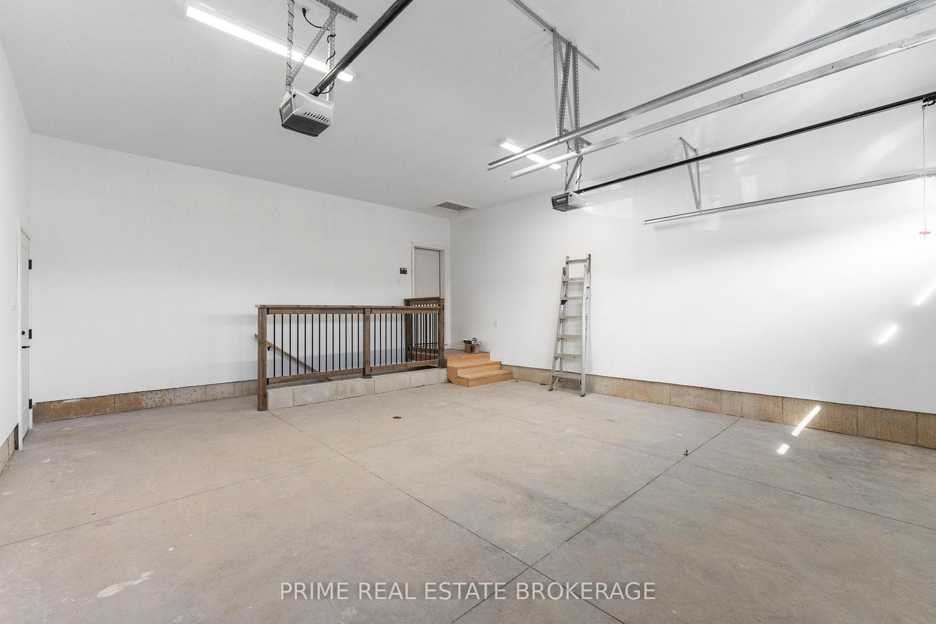 185 Collins Way photo 31