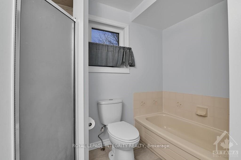 1880 Summerfields Crescent Unit 35 photo 22