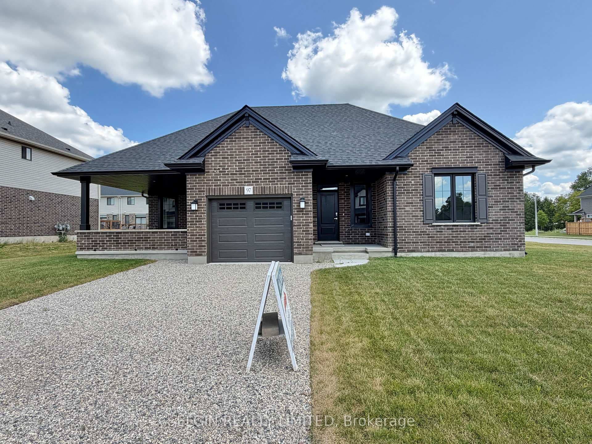 97 Keba Crescent photo 1