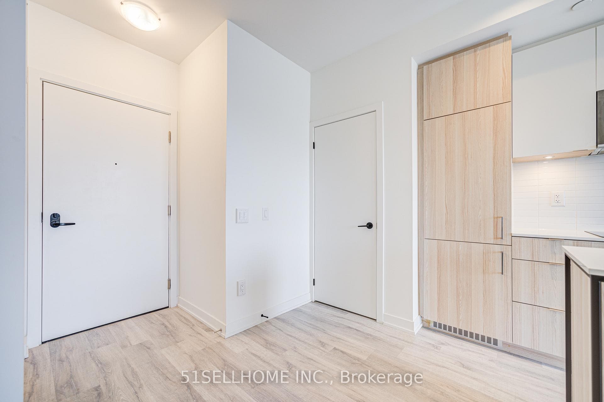 215 Lakeshore Road Unit 333 photo 16