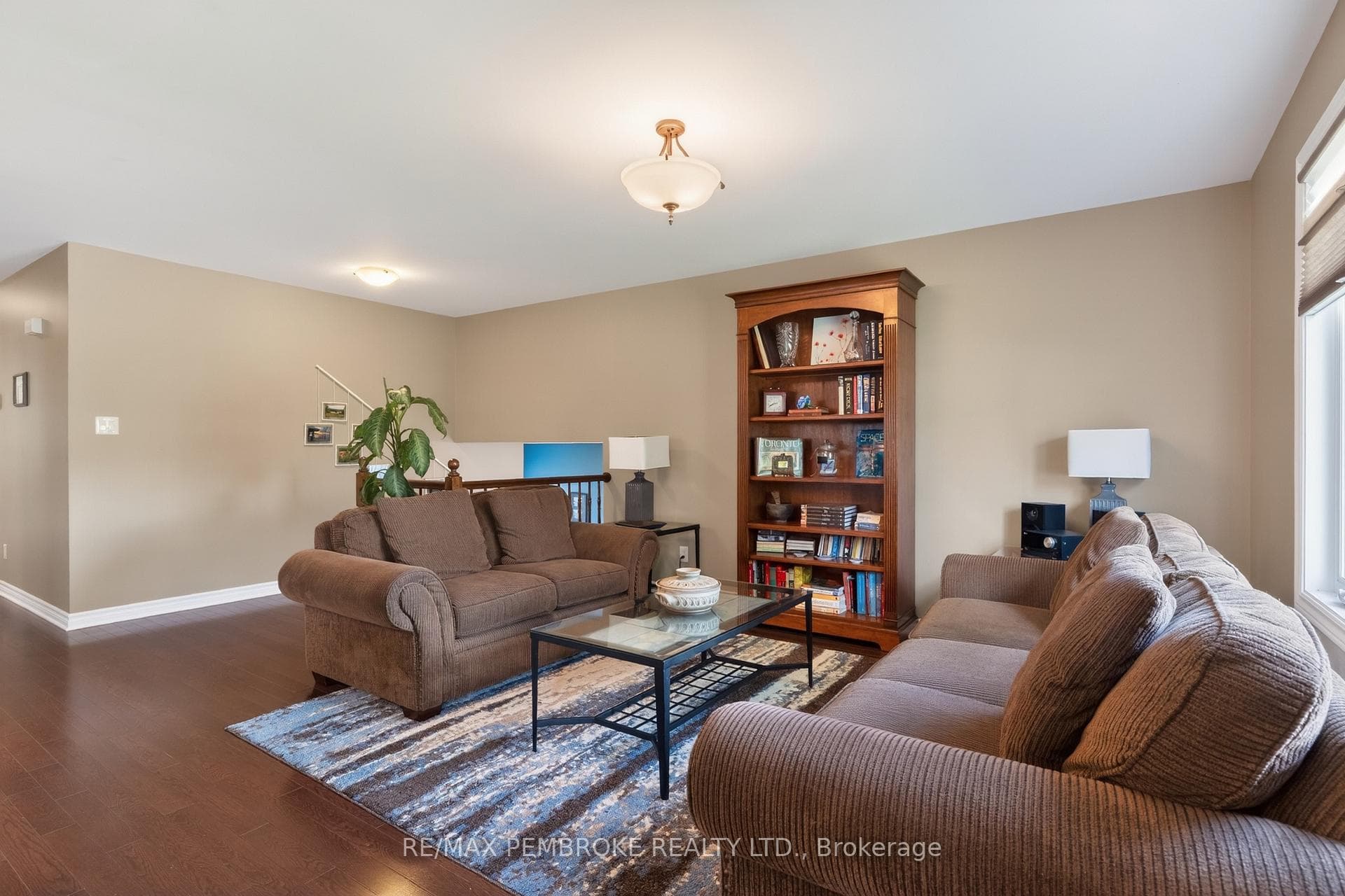 61 Oak Avenue photo 14