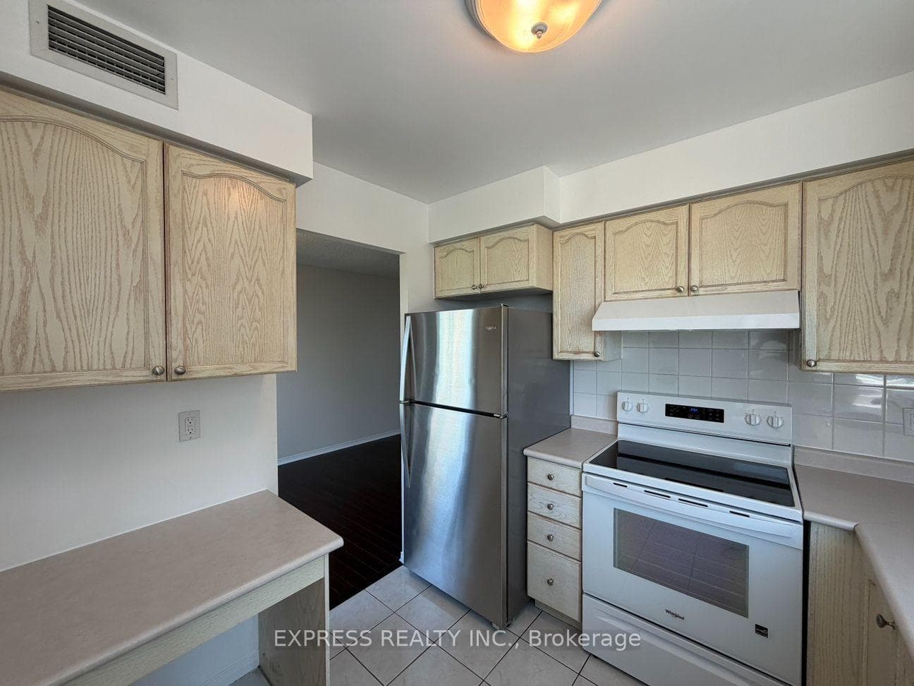 29 Pemberton Avenue Unit 903 photo 3