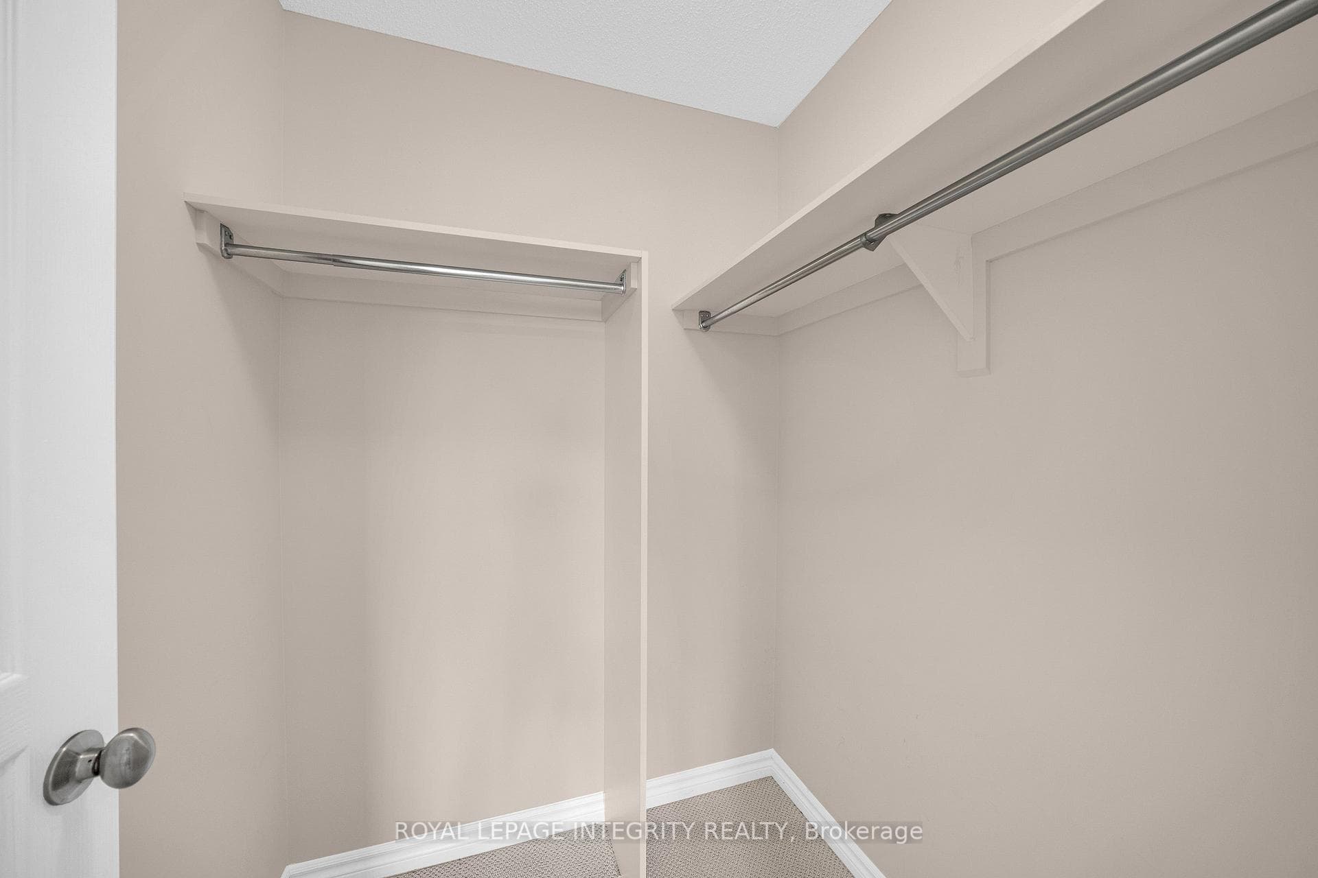 748 Bowercrest Crescent photo 35