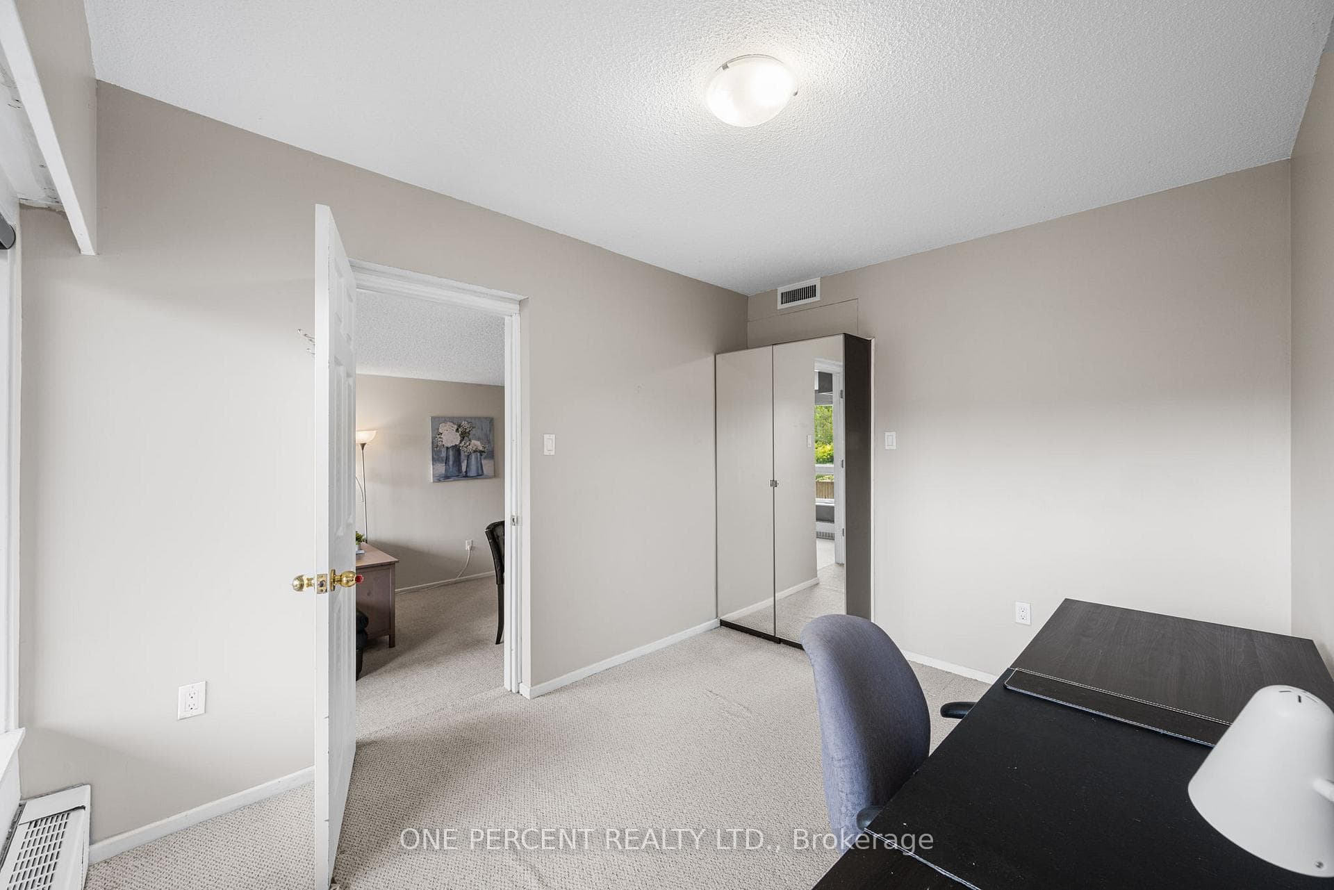 373 Laurier Avenue Unit 201 photo 14