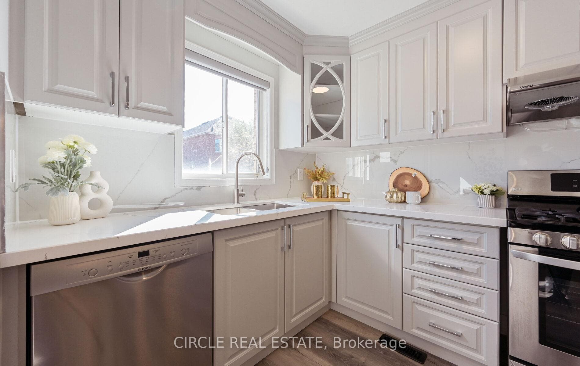 32 Torada Court photo 12
