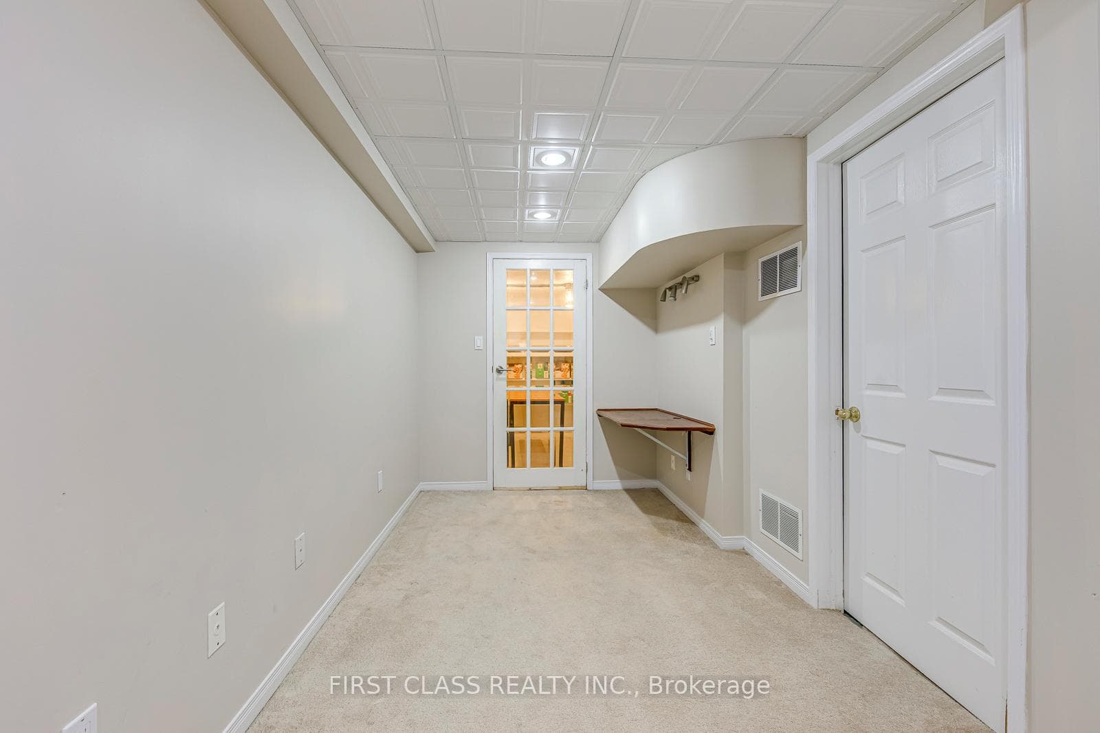 1386 Silversmith Drive photo 45