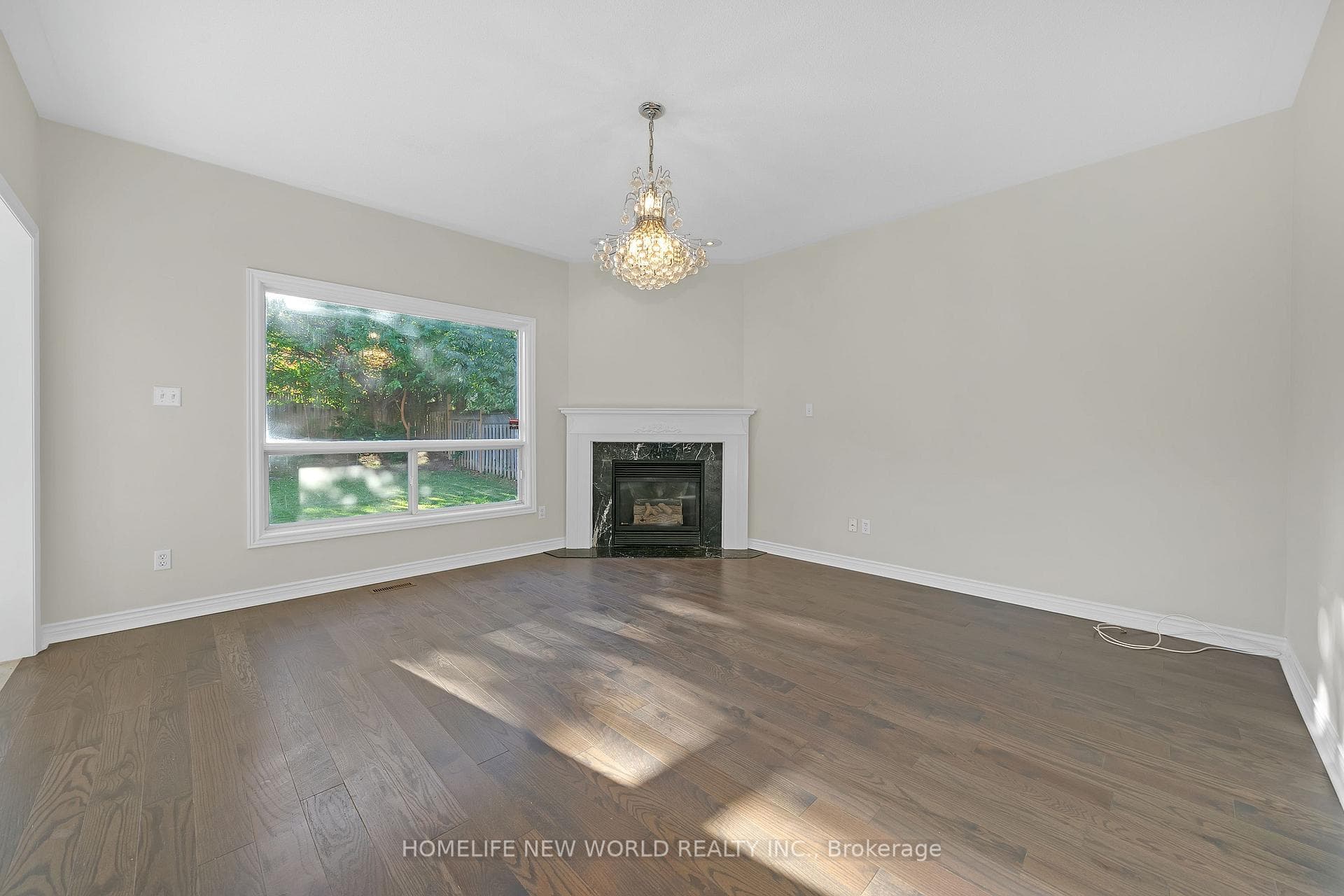 99 Clarendon Drive photo 15