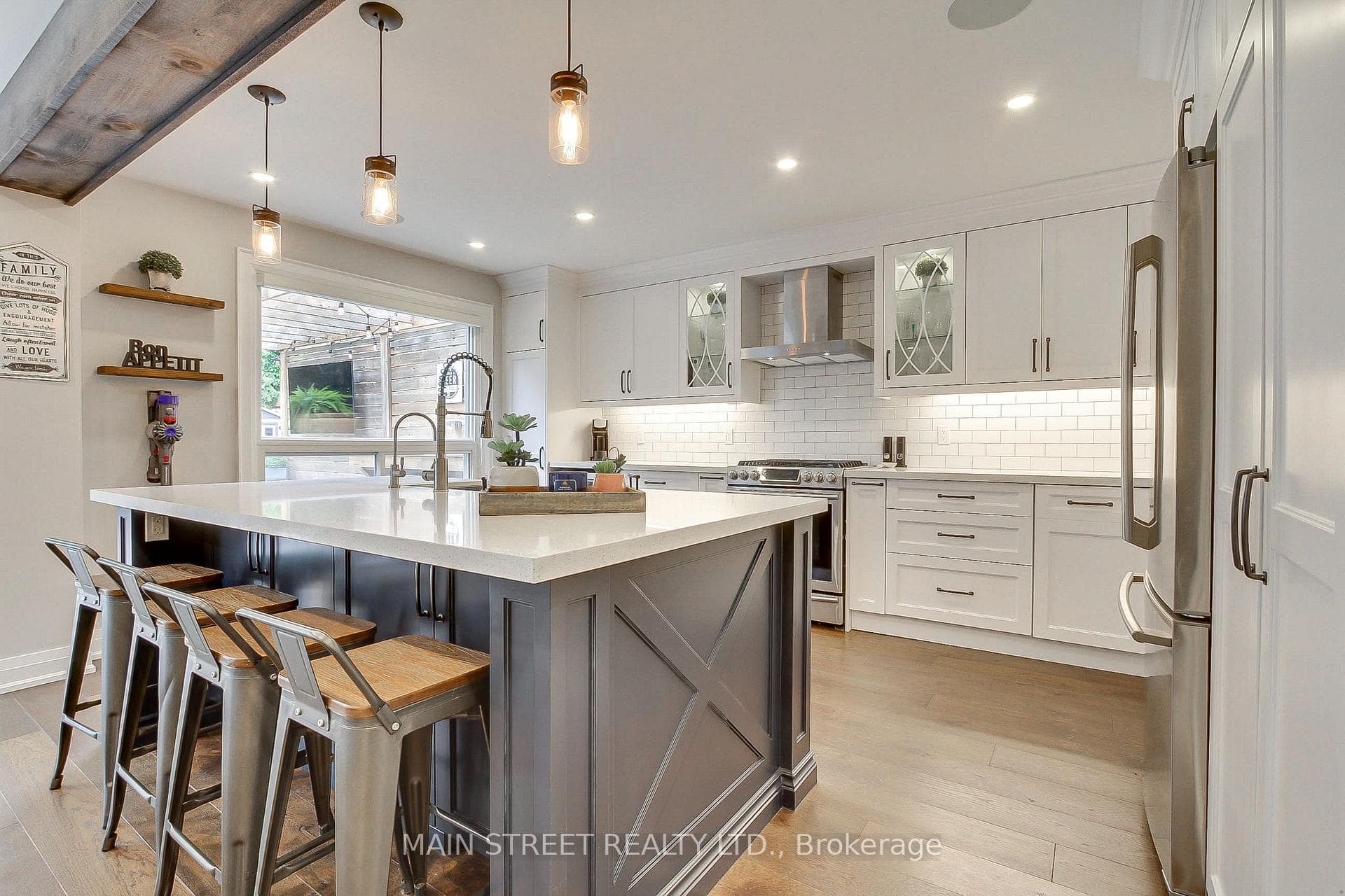 111 Peevers Crescent photo 7