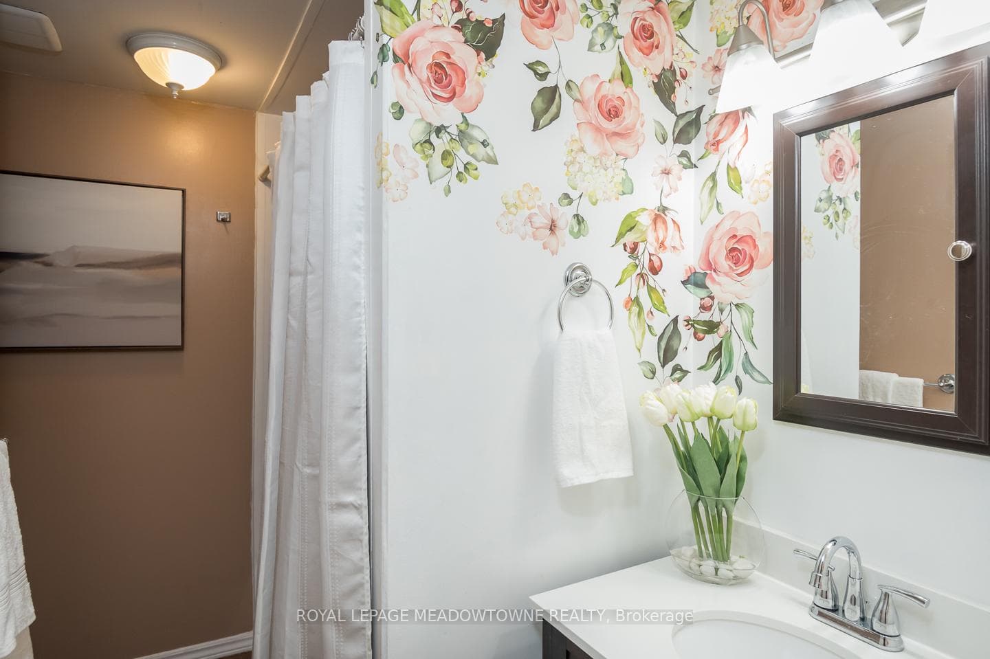 Charming Main Bath