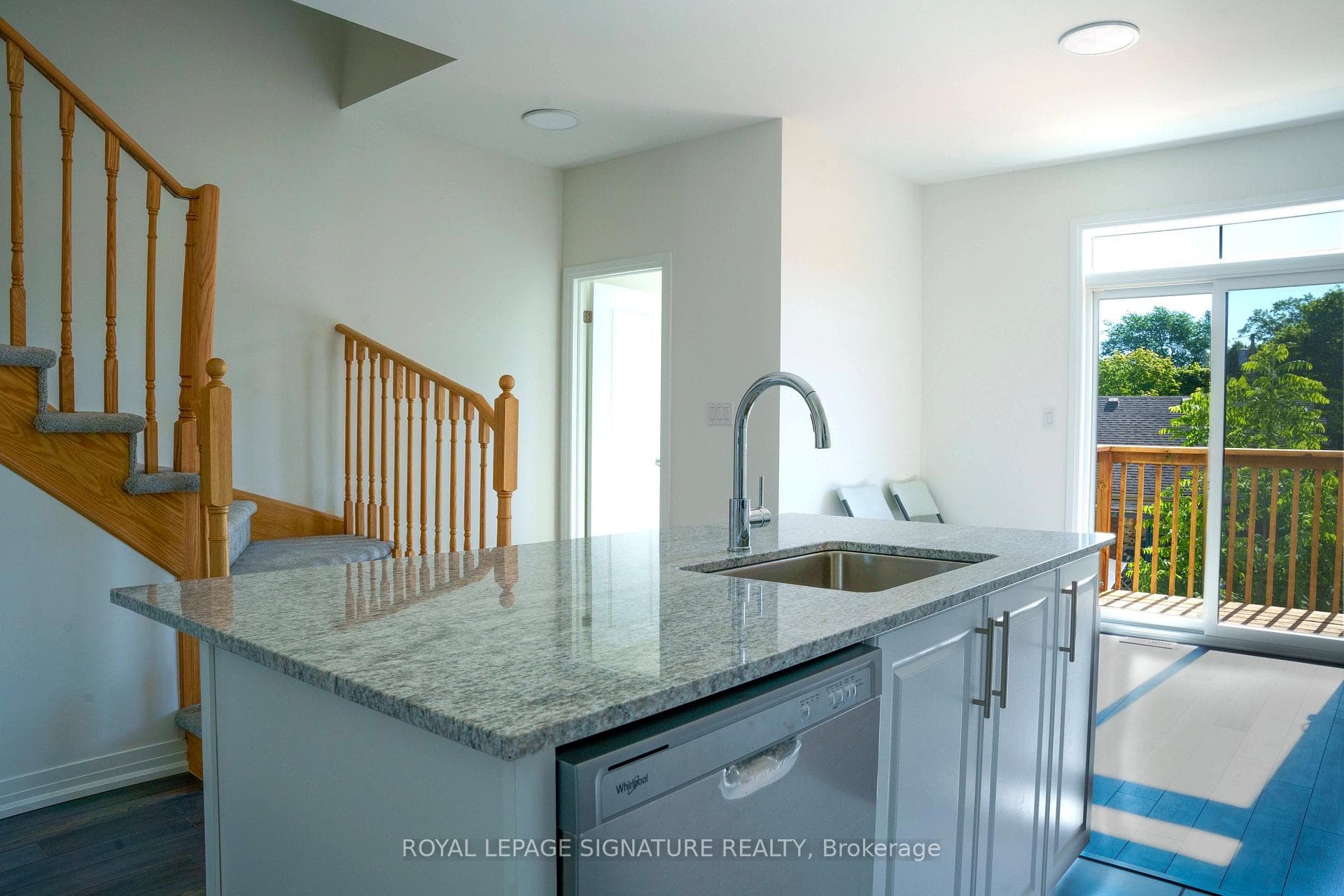 150 Glendale Avenue Unit 44 photo 2