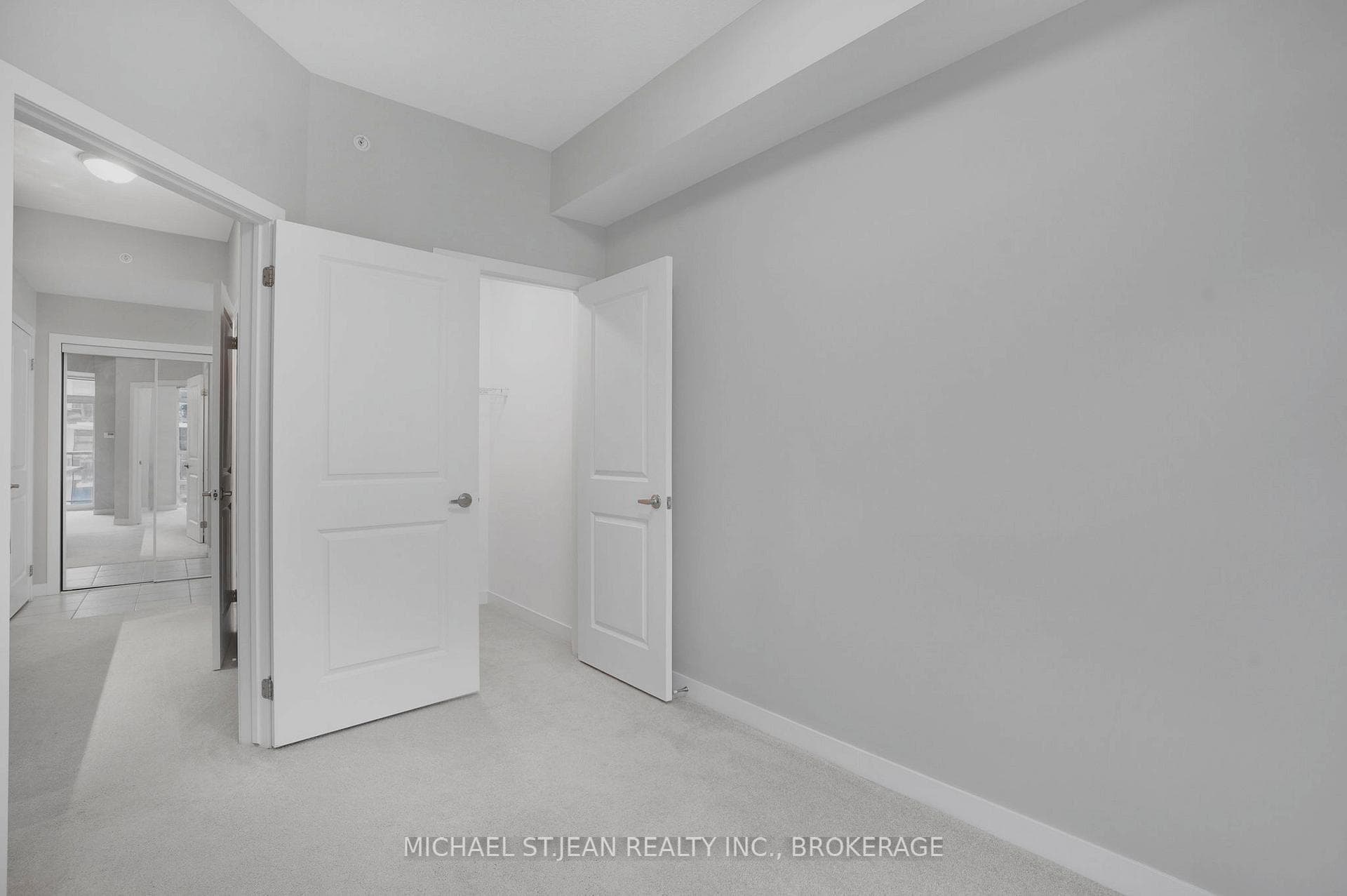85 Robinson Street Unit 702 photo 25