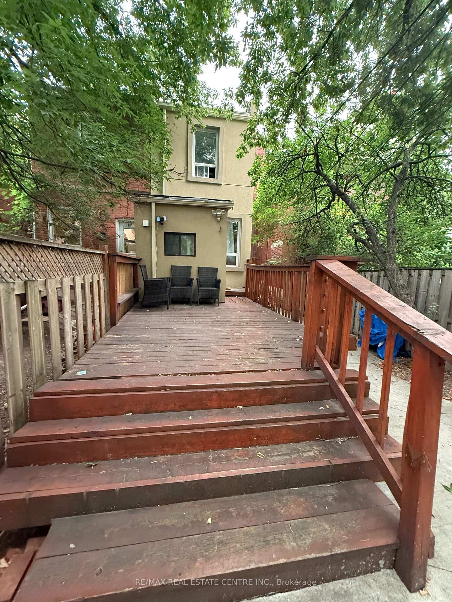 6 Ray Avenue photo 3