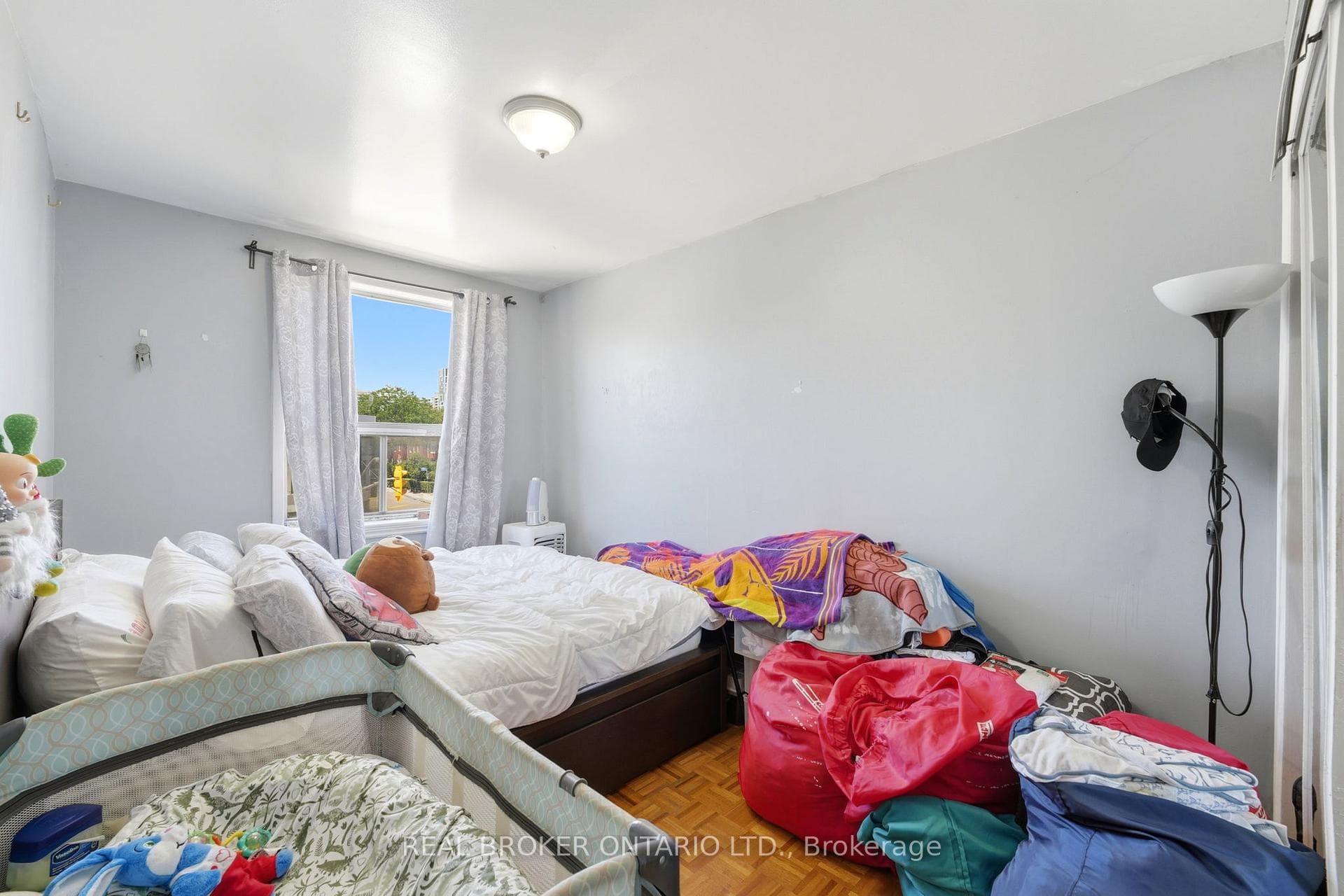 1479 Eglinton Avenue photo 10