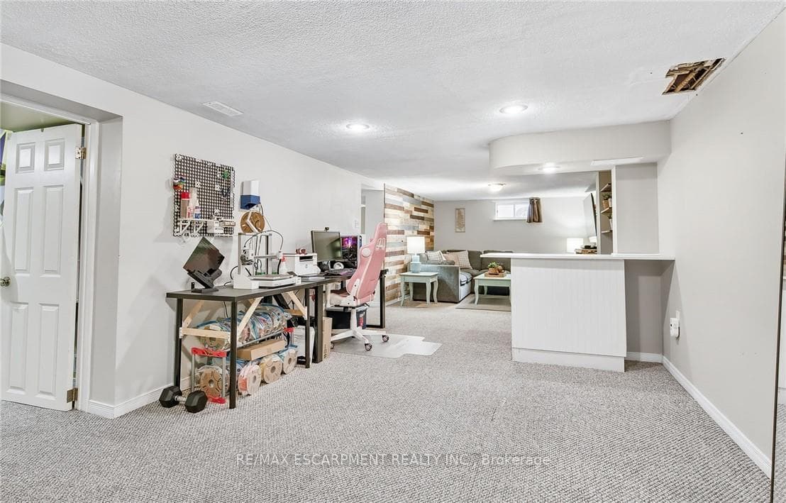 50 Sandalwood Avenue photo 25