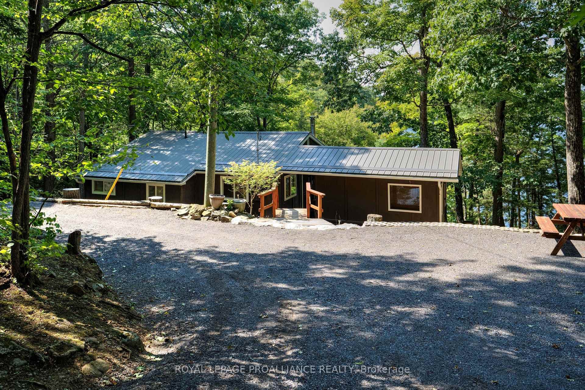 7621 Deyos Road photo 3