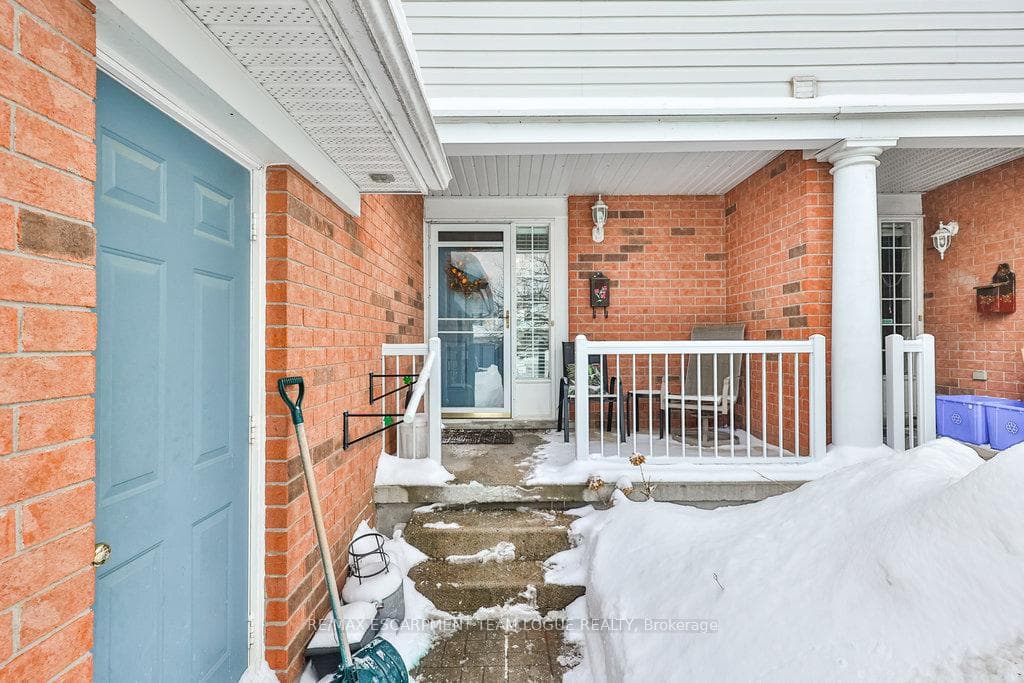 12 King William Court photo 3