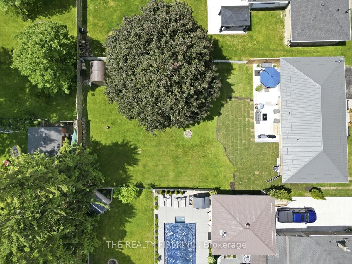 187 Byron Street photo 45