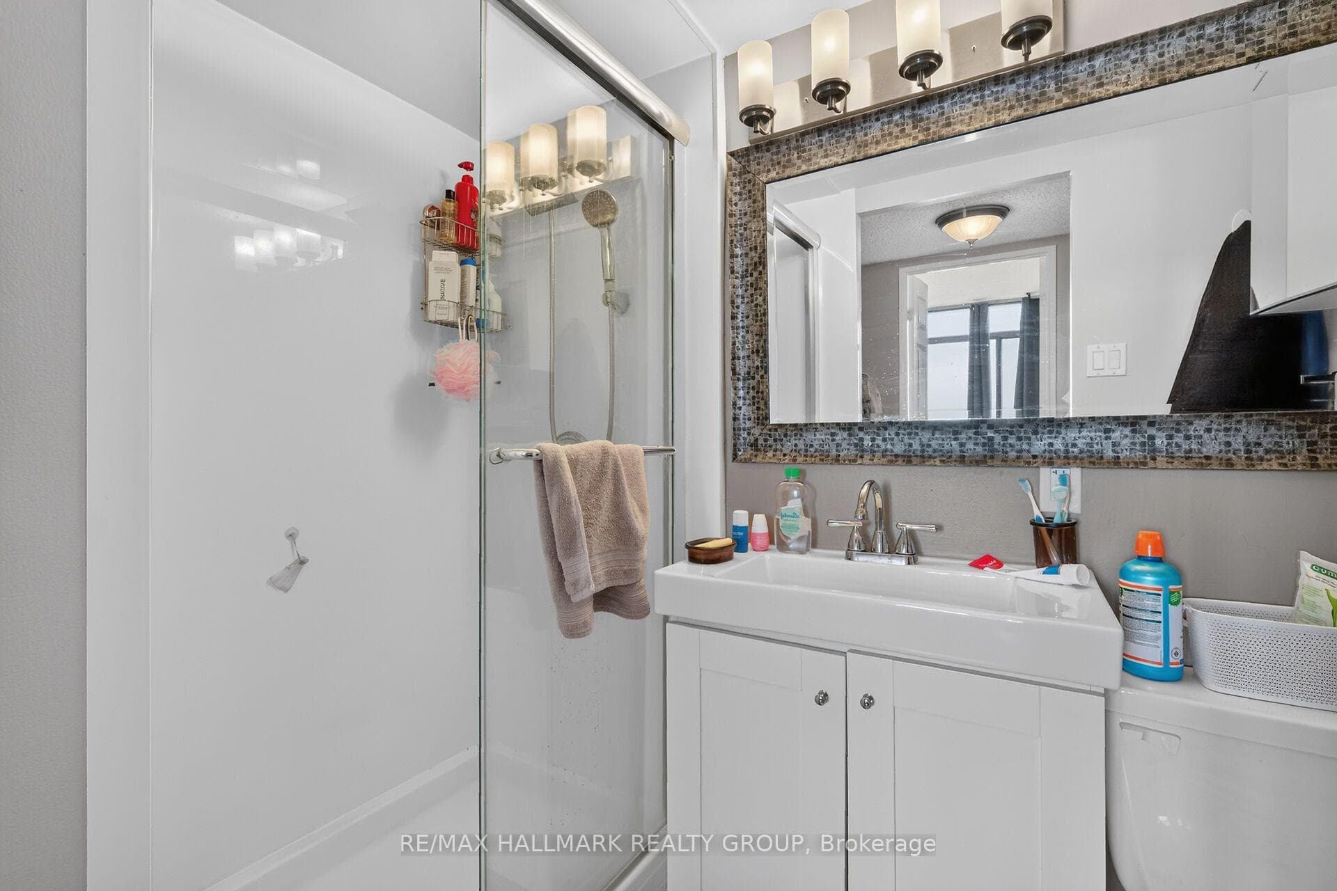 530 Laurier Avenue Unit 1907 photo 28