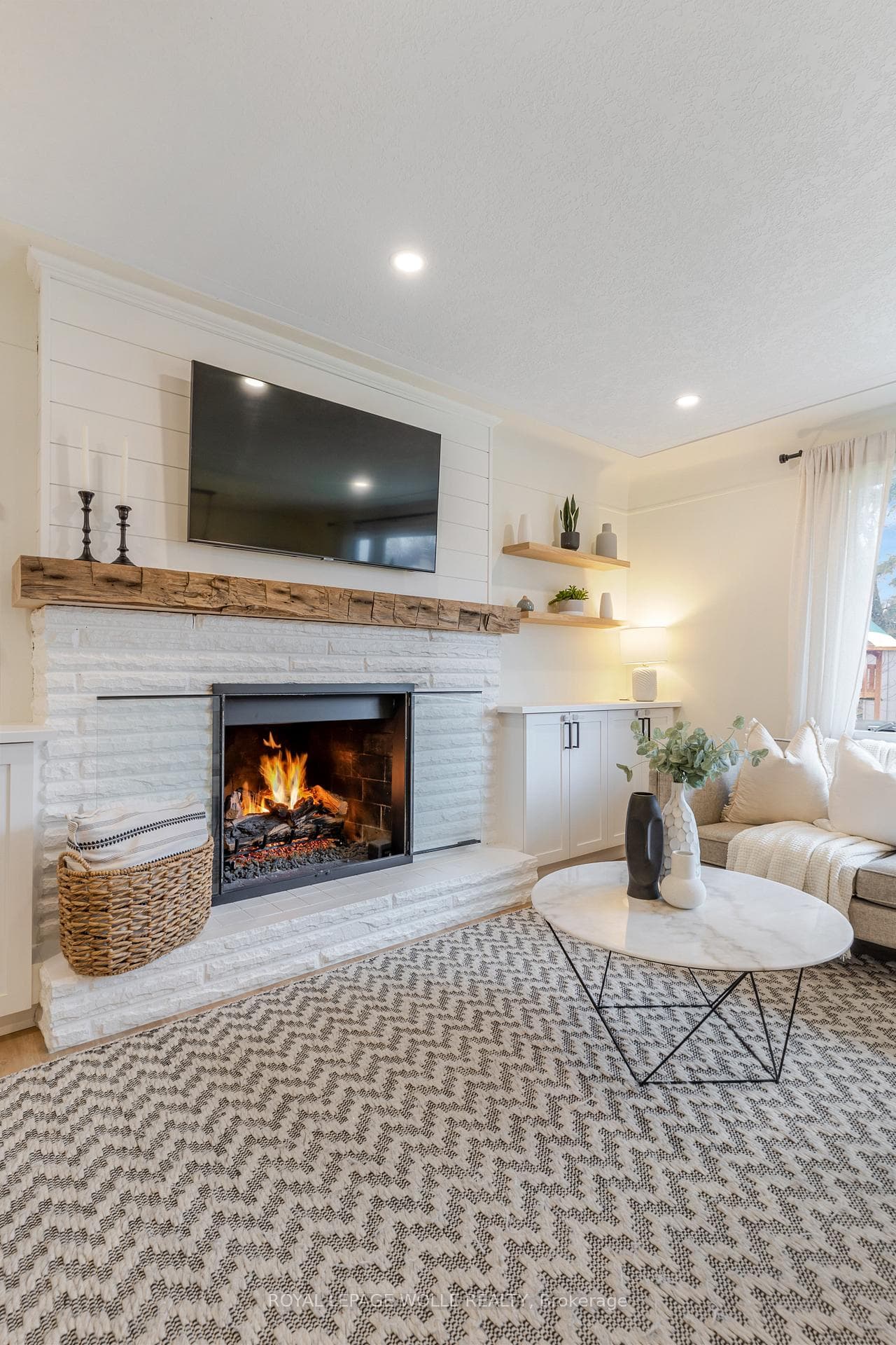 226 Forsyth Drive photo 6